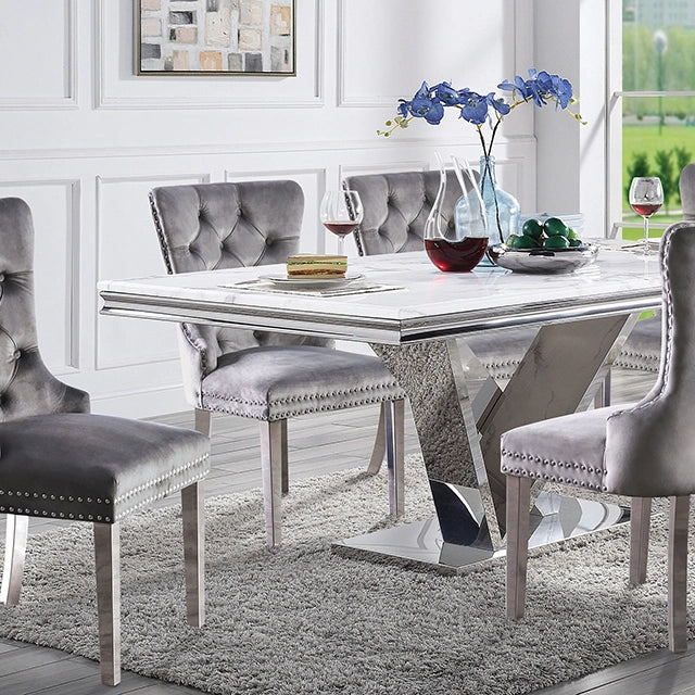 Valdevers Dining Table